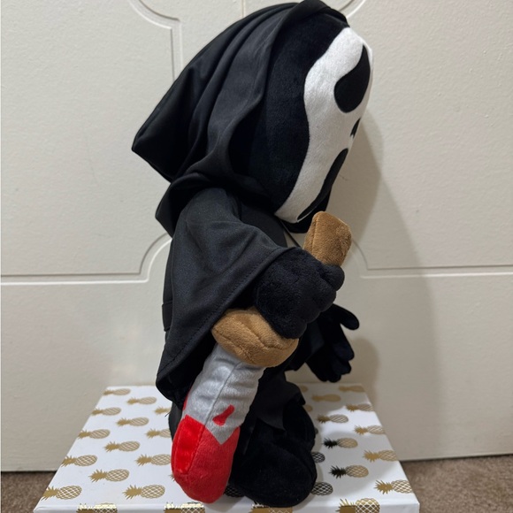 Ghost Face Scream Plushy Spirit Halloween Exclusive - Picture 3 of 3